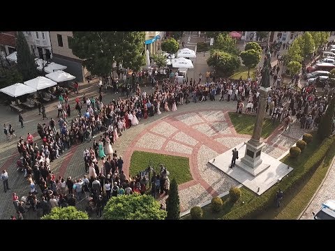 Видео: Бал на СУ "Васил Левски" - Севлиево