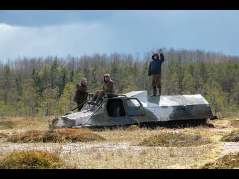 Видео: Вездеход Трэкол вытаскиваем из болота(Gotting Trecol out of a swamp).