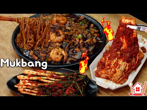 Видео: Couple Mukbang│Приготовление и употребление лапши из черной фасоли с Сильви Па Кимчи.