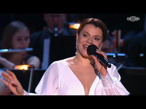 Видео: Софья Онопченко - Ты говоришь мне о любви (Э. Колмановский,  Л. Дербенёв)