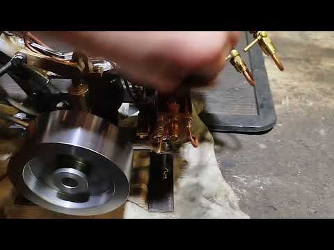 Видео: Полностью готовый паровой V-twin!
