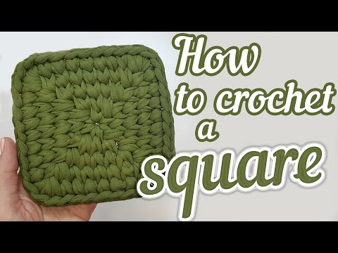 Видео: Как связать крючком КВАДРАТ из пряжи для футболок без шва || РУКОВОДСТВО || Легко повторить