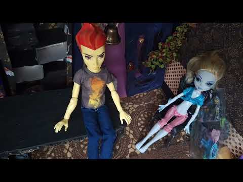 Видео: Распаковка Новой куклы Monster High и бэушки |  и кое что из мебели