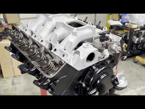 Видео: Lykins Motorsports: как установить впускной коллектор Ford FE