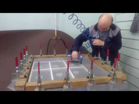 Видео: Натяжка сит для мельничного рассева. ЗАО Совокрим.