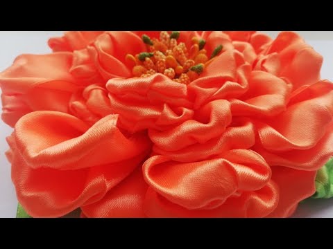Видео: Шикарный цветок из атласных 🎗 лент.