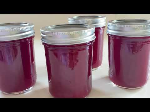 Видео: Универсальный Соус  к мясу, к птице, к сырникам и мороженному натуральный клюквенный попробуйте.