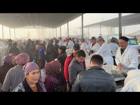 Видео: Огромные ТОЛПЫ: Почему МИЛЛИОНЫ людей ВЫСТРАИВАЮТСЯ В ОЧЕРЕДИ на Chiyali YAKHNA с РАННЕГО утра.