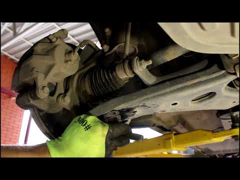Видео: Замена рулевого наконечника и шаровой опоры на KIA Sportage 2,0 Киа Спортейдж 2012 года