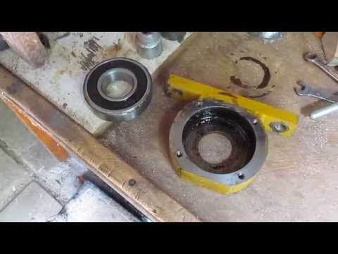 Видео: Как выпресовать подшипник с обоймы. БЕЗ МОЛОТКА И ЗУБИЛА. Замена подшипника