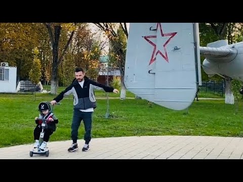 Видео: Едем с Марком в детский мир / Пробую новую видеокамеру / Всем спасибо / Новый урок / Жизнь