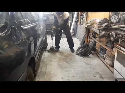 Видео: Самодельный автолифт в работе.