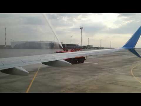 Видео: #первыйвгагарине - заход, посадка и торжественная арка первого рейса в новый аэропорт Саратова