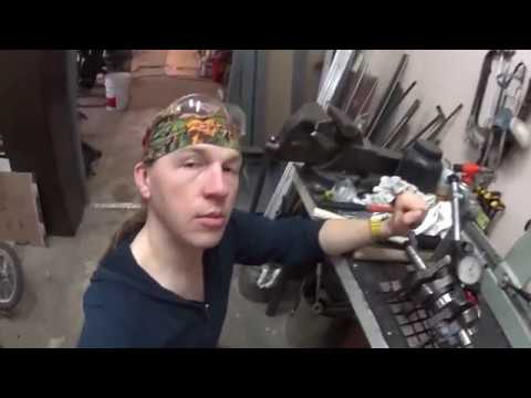 Видео: Замена подшипников коленвала Suzuki DT30