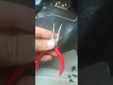 Видео: Suzuki Grand Vitara 2.4, устранение конденсата в салоне.Легко!!!