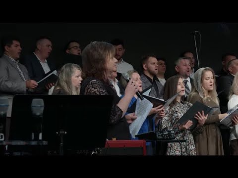 Видео: Господь, Ти - з нами, з нами в святім храмі | Хор