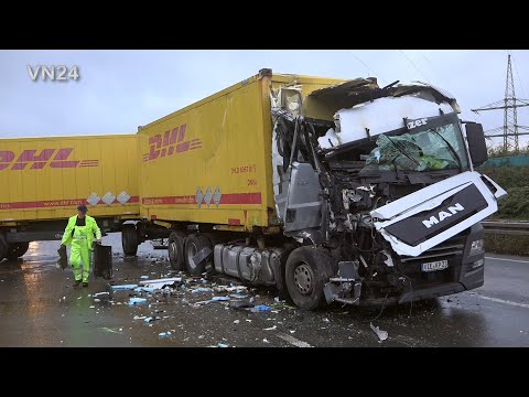 Видео: 06.10.2021 - VN24 - Грузовики столкнулись в конце пробки на автостраде A1