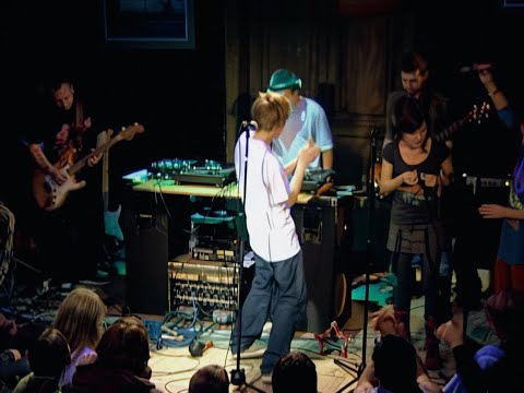 Видео: КУРАРА и DJ ХОЛКИН. Концерт в Коляда-театре (2007)