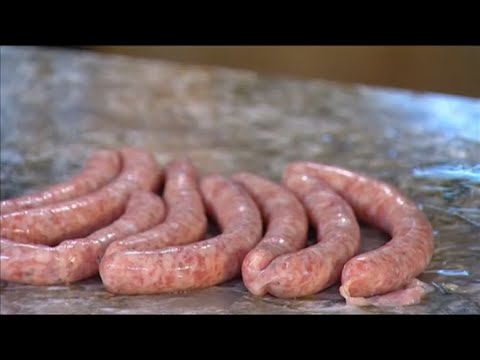Видео: Сосиски к завтраку. Сосиски из индейки