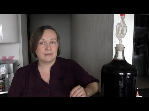 Видео: Что происходит с вином в апреле: затяжное брожение, винный камень и прочие нюансы