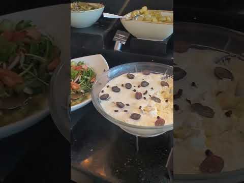 Видео: Питание Radisson Blu Resort, Фуджейра. Ресторан Breeze. All inclusive