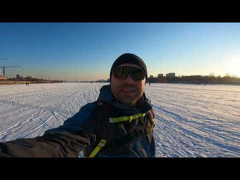 Видео: Катание на велосипеде по льду канала имени Москвы.