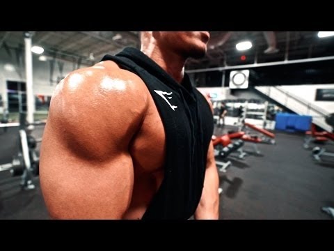 Видео: Мегатренировка перед FIBO в зале Рича Пиана и Ронни Коулмана | Дэвид Лейд