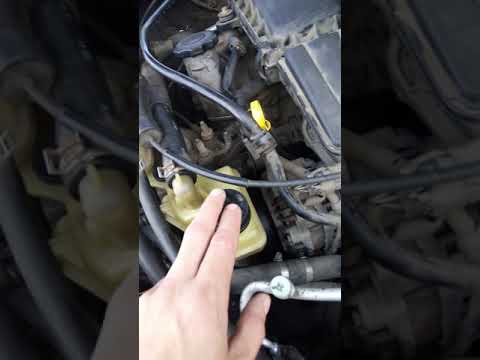 Видео: Замена масла ГУР мазда 3