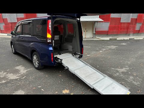 Видео: Авто с аппарелью для инвалидов колясочников Honda Step wagon в Москве 2,600₽.