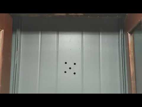 Видео: Распашной лифт НЗСМ ≈1968 г, Г/П 350 кг, V=0,65 м/сек (ул. Троллейбусная, 2, подъезд 3, г. Львов)