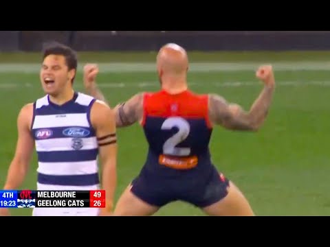 Видео: САМЫЕ ГРОМКИЕ МОМЕНТЫ С ТОЛПОЙ В AFL