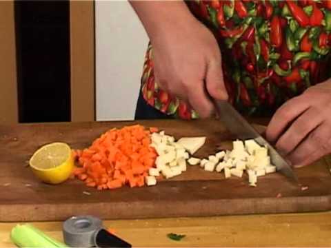 Видео: Ароматная корейка с горошком - Серж Маркович готовит классно!