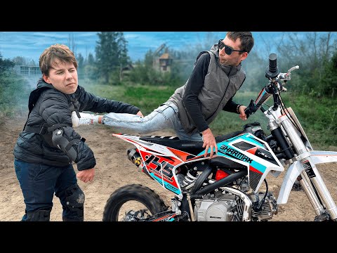 Видео: НЕАДЕКВАТНЫЙ МУЖИК ОТОБРАЛ ПИТБАЙК У МОЕГО СЫНА