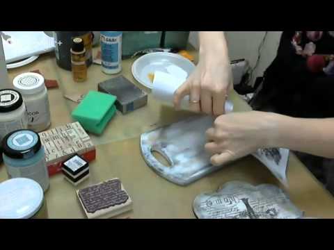 Видео: Декупаж кухонной доски: видео мастер-класс Натальи Жуковой. Протравливание, трансфер распечатки.