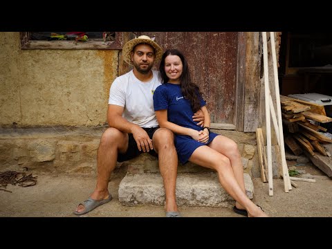 Видео: ЖИВОТ НА СЕЛО: Бригада на повикване (Част 2) | Ремонт на стара къща | Boho Soulz