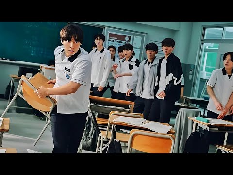 Видео: Бұл Тыныш Оқушы Өзін Әлсіз Сияқты Ұстайды, Бірақ Шын Мәнінде ол Осы Мектептің Патшасы