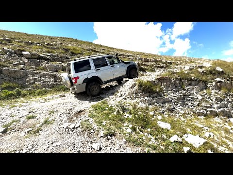 Видео: Подъем на большой Бермамыт, карстовые пещеры в Гришкиной балке, часть 2