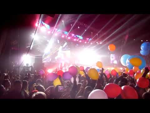 Видео: Ледовый дворец. Руки вверх.