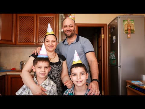 Видео: Весёлый ДЕНЬ РОЖДЕНИЯ Вовчика и скучная МОСКВА. Галина Кухня.