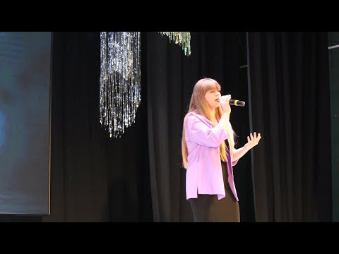 Видео: "Нас бьют-мы летаем" Исполняет Диана Сабылина. (кавер)