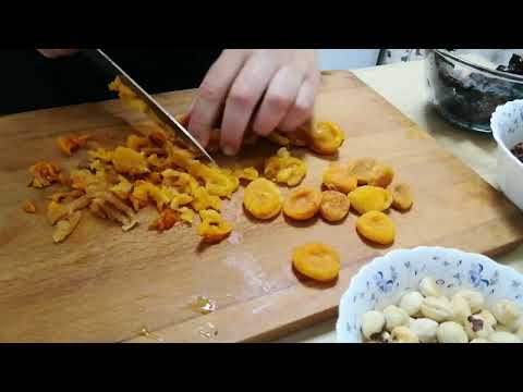 Видео: ПП-конфеты из чечевицы и сухофруктов. Делаем сладости сами.