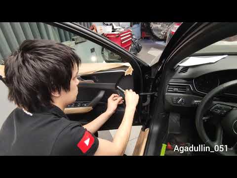Видео: Audi A4 2020. Как разобрать дверную карту? Как разобрать дверные обивки? Как снять дверные обшивки?