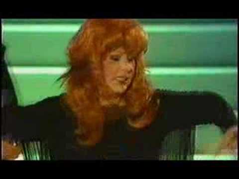 Видео: Алла Пугачёва -  Бумажный змей (Витебск 2000)