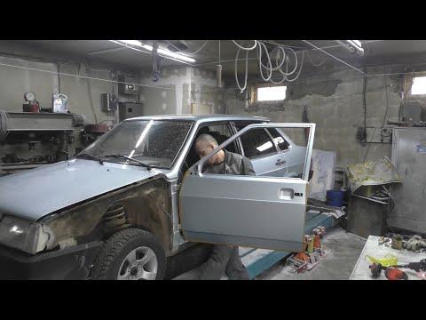 Видео: ВАЗ 21099 Не подходит покрашенная дверь, как поставить по зазорам