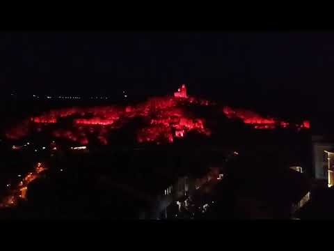 Видео: Звук и светлина от Царевград Търнов. Автентичността и адекватността на времената от средновековието?