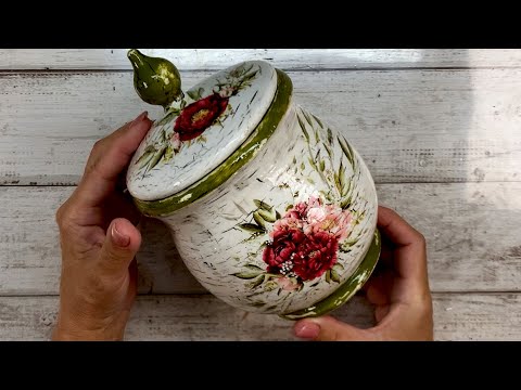 Видео: Декупаж. Декор баночки с подрисовкой. Decoupage. The decor of the jar with a painting.