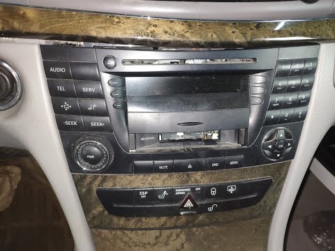 Видео: Mercedes W211 E320 как снять радио/магнитолу HOW TO REMOVE RADIO ON MERCEDES W211 RADIO REPLACEMENT