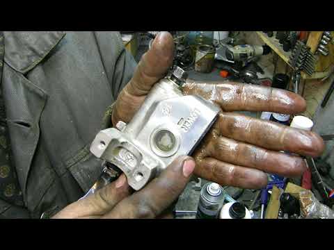 Видео: Замена сальников в машинке ручного тормоза Honda VTX1800