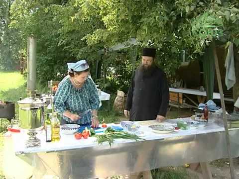Видео: Кулинарное паломничество. От 23.06. Готовим рыбу на углях под особым соусом в Новоспасском монастыре