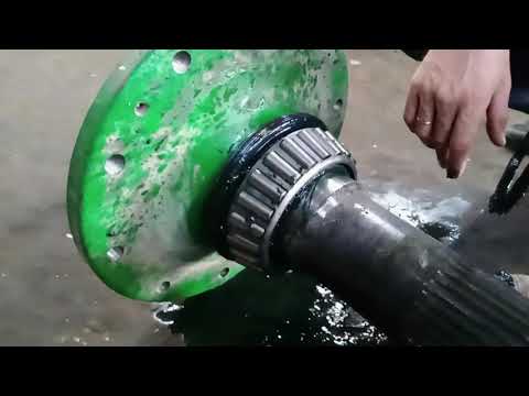 Видео: Ремонт бортовой комбайна Джон Дир 9670 STS .